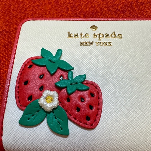 ❤️❤️❤️Kate Spade Strawberry Dreams Small Zip Around Bifold Wallet, Multi❤️❤️❤️ - Picture 8 of 13